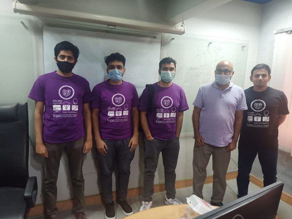 A group of people wearing face masksDescription automatically generated with medium confidence